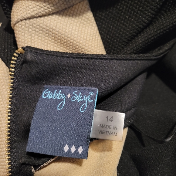 Gabby Skye back and tan mid length dress size 14 - Picture 9 of 10